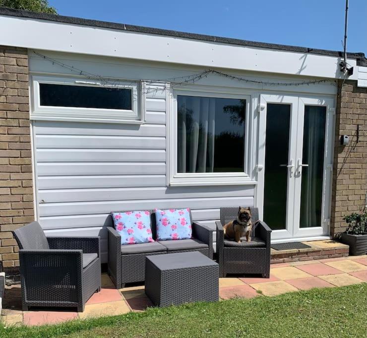 Villa Hugo'S Hideaway Free Wifi Hemsby Esterno foto