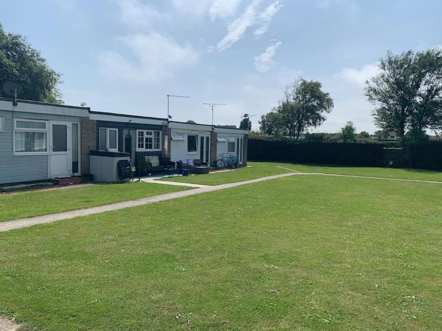 Villa Hugo'S Hideaway Free Wifi Hemsby Esterno foto